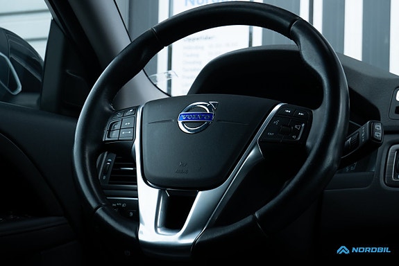 Volvo XC70 13 of 20