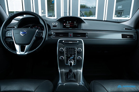 Volvo XC70 12 of 20