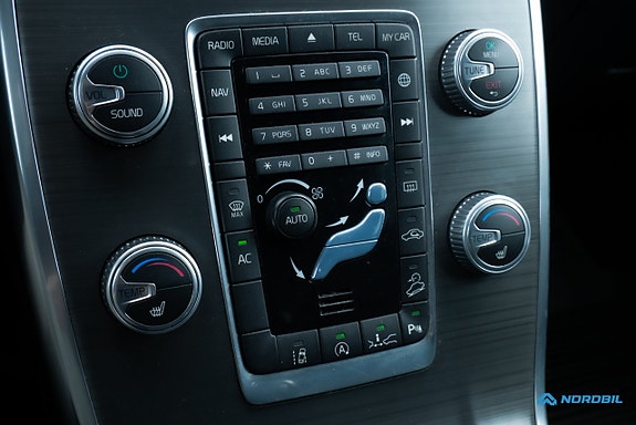 Volvo XC70 10 of 20