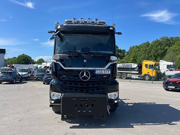 Mercedes Arocs 3251 Tridem Lastväxlare, Fullt Plogutrustad 4 of 5