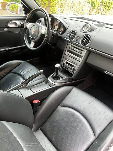 Porsche Cayman S 9 of 23