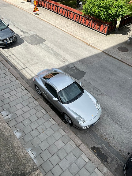 Porsche Cayman S 4 of 5