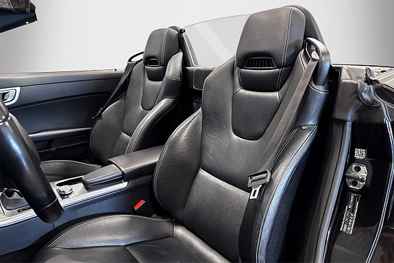 Mercedes-Benz SLK200 11 of 29
