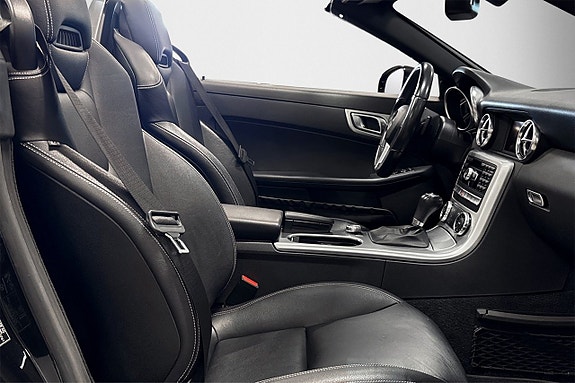 Mercedes-Benz SLK200 17 of 29