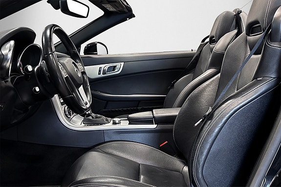 Mercedes-Benz SLK200 12 of 29