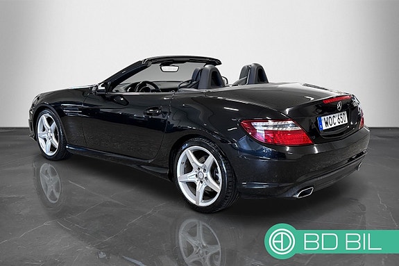 Mercedes-Benz SLK200 4 of 5