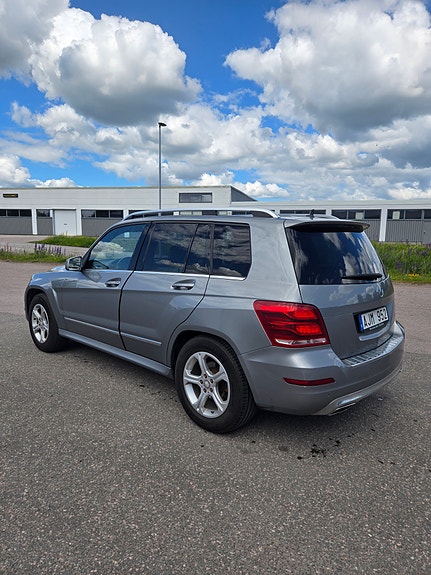 Mercedes-Benz GLK220 3 of 5
