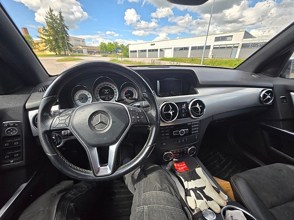 Mercedes-Benz GLK220 5 of 5