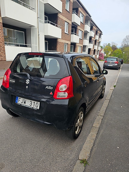 Suzuki Alto 4 of 5
