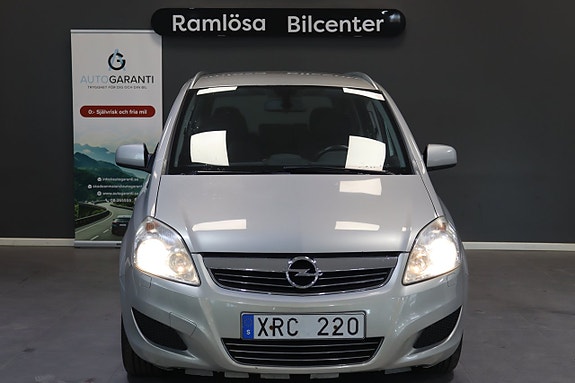 Opel Zafira 2 of 5