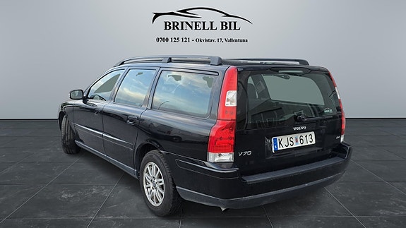 Volvo V70 2 of 8