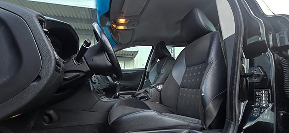 Volvo V70 3 of 8