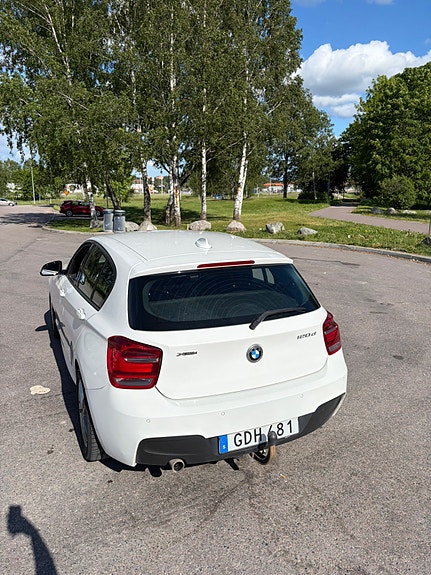 BMW 120d 3 of 5