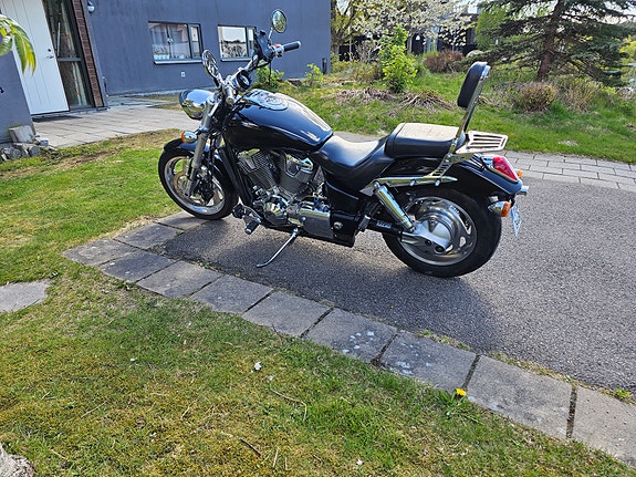 Honda VTX1800C 2 of 5