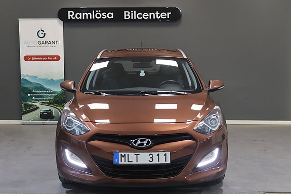 Hyundai i30 3 of 18