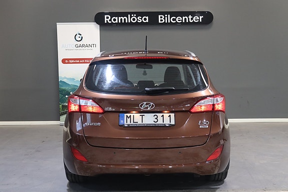 Hyundai i30 10 of 18