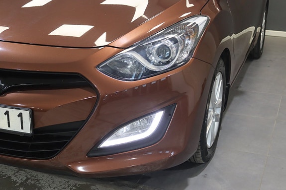 Hyundai i30 2 of 18
