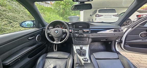 BMW 335Xi 9 of 11