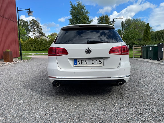 Volkswagen Passat 2 of 5