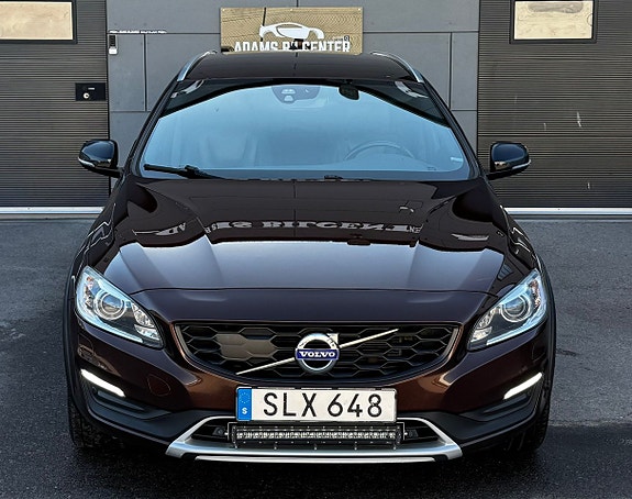 Volvo V60 Cross Country 4 of 5