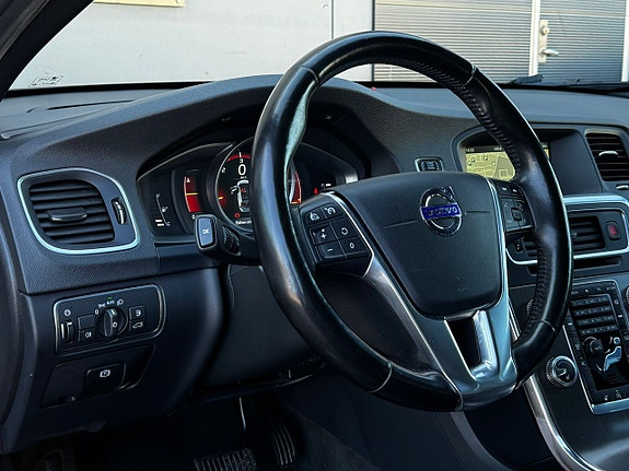 Volvo V60 Cross Country 14 of 30
