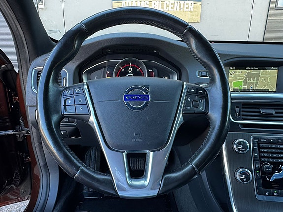 Volvo V60 Cross Country 15 of 30