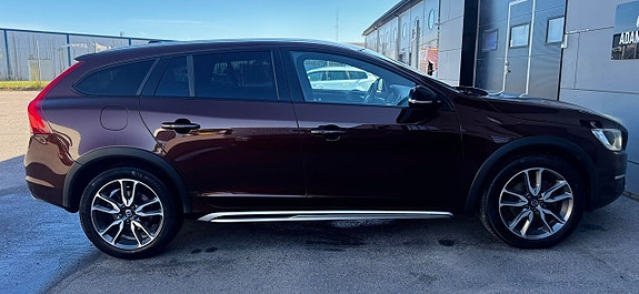 Volvo V60 Cross Country 28 of 30