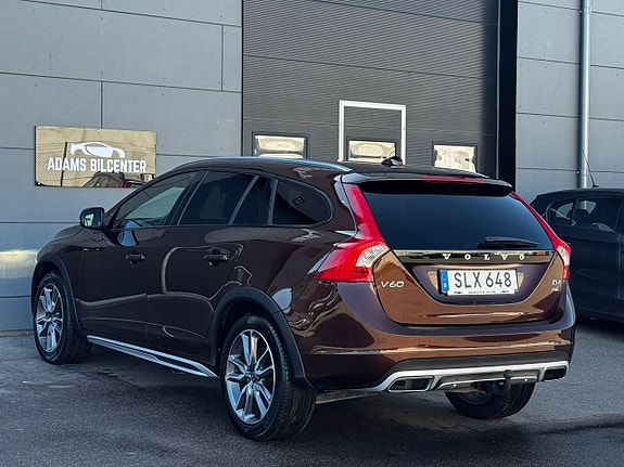 Volvo V60 Cross Country 9 of 30