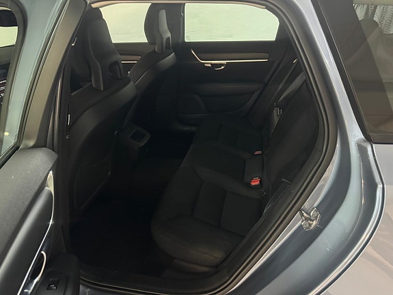 Volvo V90 18 of 23