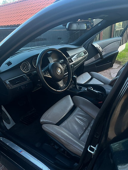 BMW 530d 2 of 5