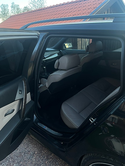 BMW 530d 3 of 5