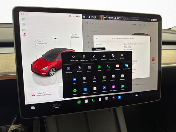 Tesla Model Y 24 of 30