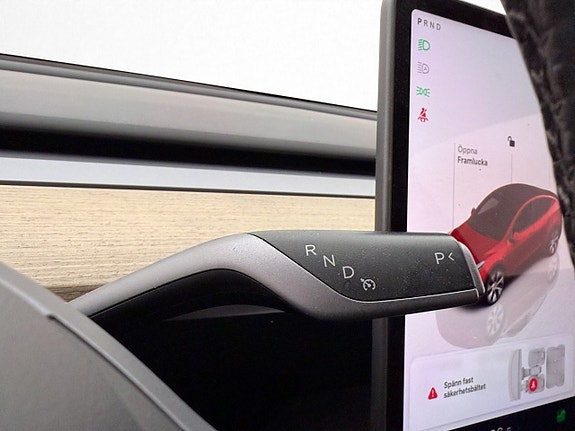 Tesla Model Y 27 of 30