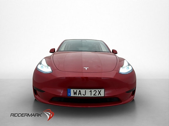 Tesla Model Y 3 of 5