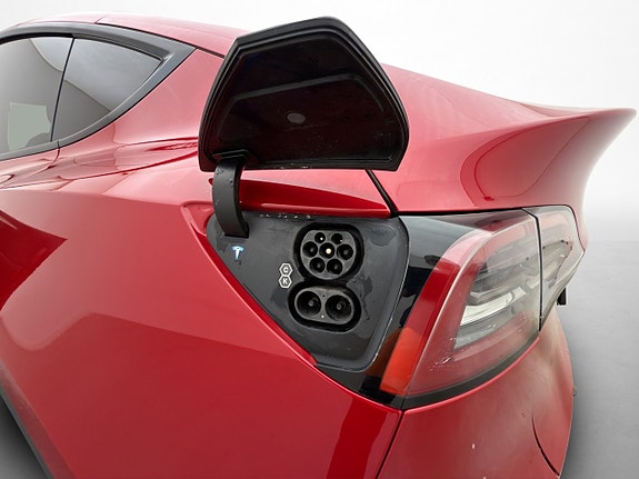 Tesla Model Y 30 of 30