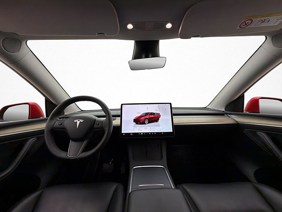 Tesla Model Y 12 of 30