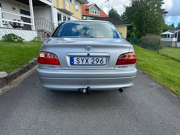 Toyota Avensis 4 of 5