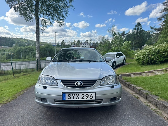 Toyota Avensis 3 of 5