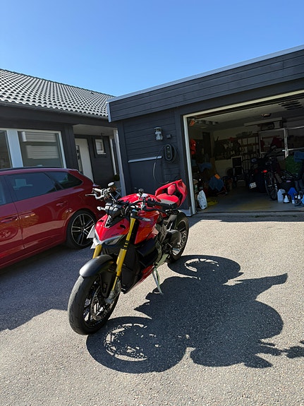 Ducati Streetfighter v4s 4 of 4