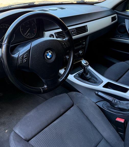 BMW 318d 5 of 5