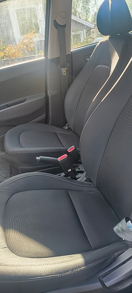 Hyundai i10 3 of 5