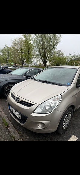 Hyundai i20 2 of 5