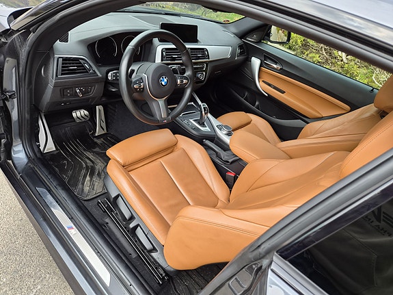 BMW 230i 4 of 5