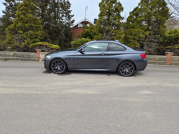 BMW 230i 3 of 5