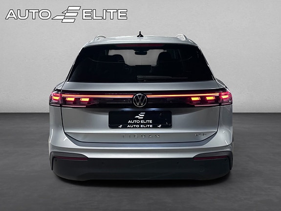 Volkswagen Tiguan 5 of 5
