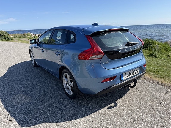 Volvo V40 3 of 13