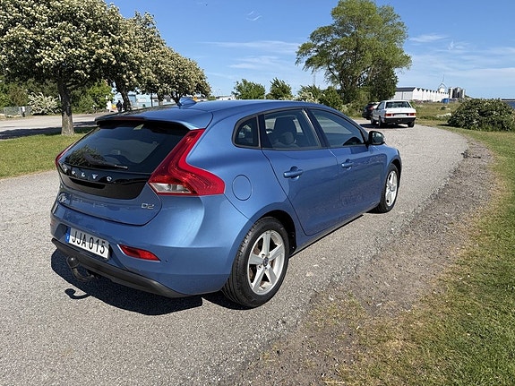 Volvo V40 4 of 13