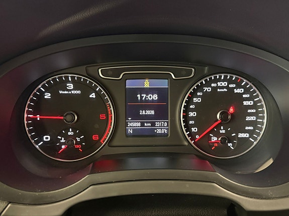 Audi Q3 24 of 27