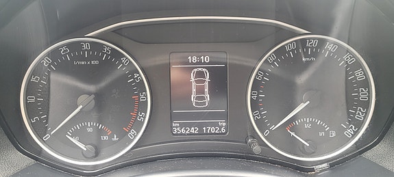 Skoda Octavia Scout 4 of 5