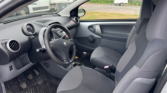 Peugeot 107 2 of 3